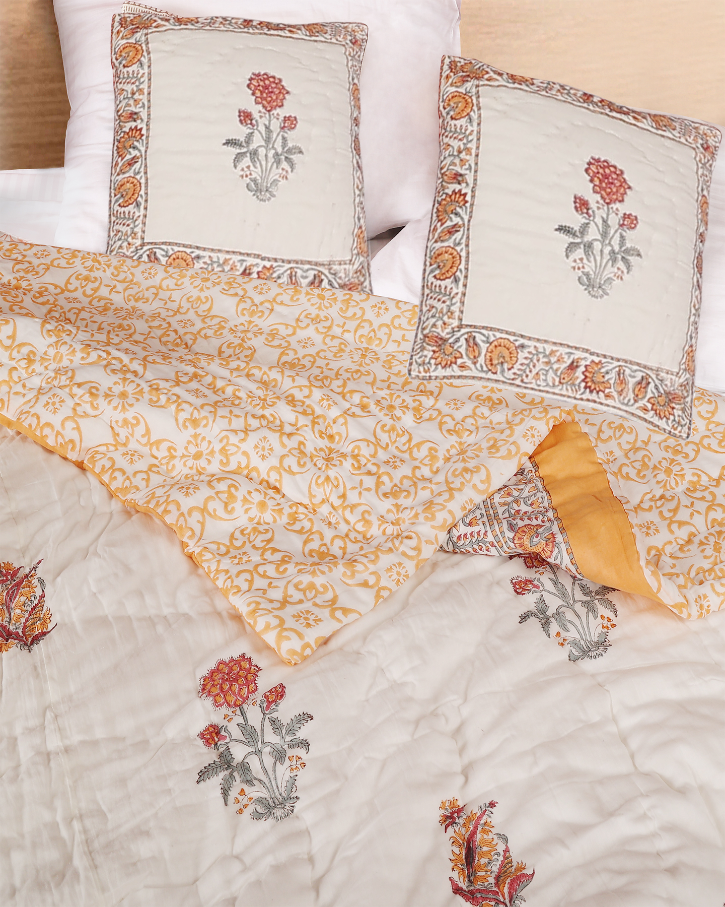 White Hand blocked Printed Reversible Double Bed Hand Quilting Quilt Set